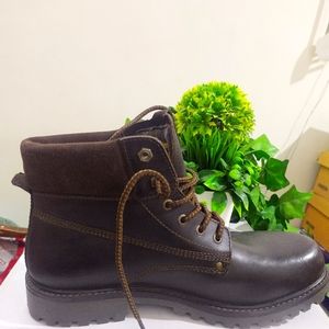 Brand - Wrangler Material- pure Genuine Leather. Size - 9-10